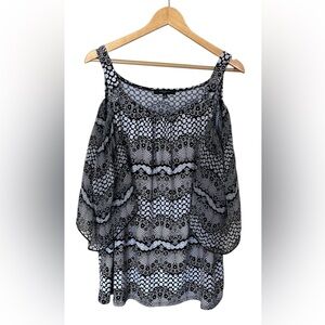 Atelier 29 woman’s black white shirt blouse peek a boo sleeves size 2X